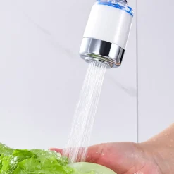 360° drehbarer Wasserhahnkopf mit Spritzschutz – Sprühaufsatz für die Küchenspüle