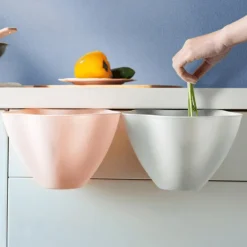 An der Tür hängender Mülleimer – platzsparender Abfalleimer für die Küche