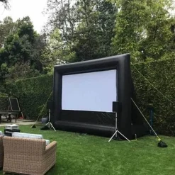 Aufblasbare Outdoor-Filmleinwand – Perfekt für den Filmabend