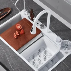 Aufsatzspüle aus Edelstahl mit Wasserfall-Design – elegantes weißes Design