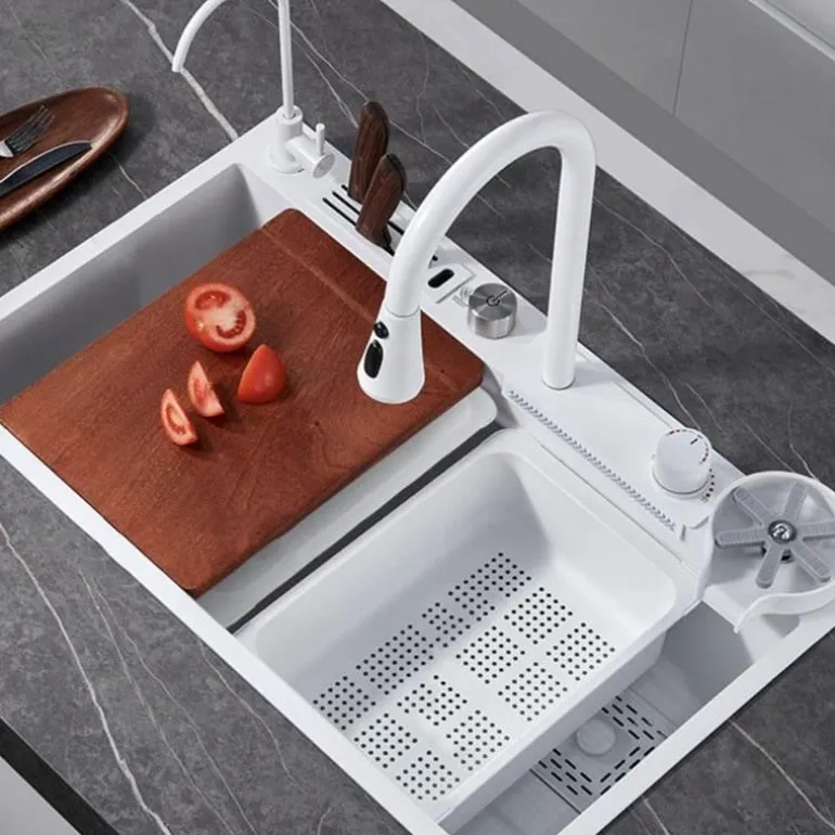 Aufsatzspüle aus Edelstahl mit Wasserfall-Design – elegantes weißes Design