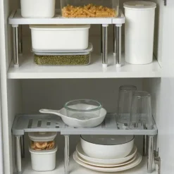 Ausziehbares Schrank-Organizer-Regal – platzsparende Aufbewahrung in der Küche