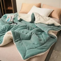 Axelle Plüsch-Überwurfdecke – weiche, gemütliche Decke