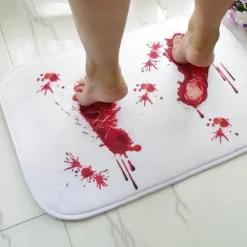 Badematte aus Mikrofaser mit Memory-Schaumstoff und Fußabdruck in Rot