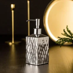 Bathroom Accessory Set - Modern Stylish Decor for Studio Spaces