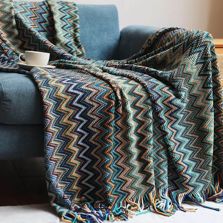 Überwurfdecke im Bohemian-Stil mit Streifenmuster – gemütliche Tagesdecke mit Quasten für Sofa oder Bett