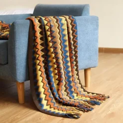 Überwurfdecke im Bohemian-Stil mit Streifenmuster – gemütliche Tagesdecke mit Quasten für Sofa oder Bett