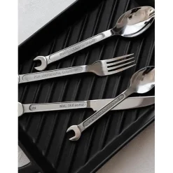 Besteckset aus Edelstahl – Schraubenschlüssel, Messer, Gabel, Löffel, Küchenutensilien