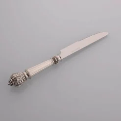 Besteckset aus Edelstahl – Gabeln, Löffel, Messer zum Essen