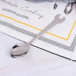 Besteckset in Schraubenschlüsselform mit Gabel und Löffel – einzigartiges, kreatives Besteck