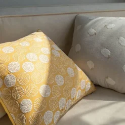 Bestickter Kissenbezug - Dekoratives Akzentkissen