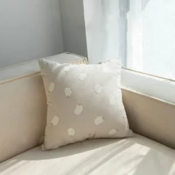 Bestickter Kissenbezug - Dekoratives Akzentkissen