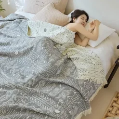 Böhmische Baumwoll-Überwurfdecke – vierlagige Gaze-Tagesdecke mit Quasten