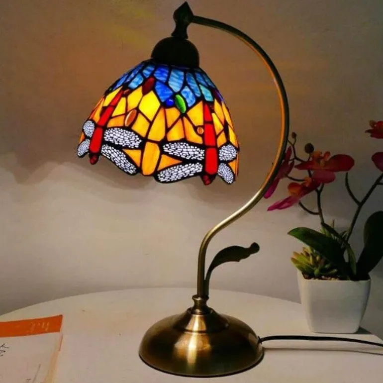 Böhmische Rosen-Tischlampe – floraler Wohndekor-Akzent
