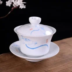 Blau-weißes Gaiwan-Teeservice aus Porzellan, handbemalte traditionelle Teetassen