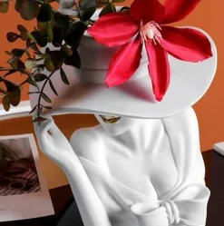 Blumentopf - Hübsche Frau Pflanzgefäß Statue