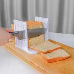 Brotschneidewerkzeug - Perfekt geschnittener Toastschneider