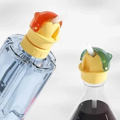 Bunte Wasserflasche mit Drehverschluss und integriertem Strohhalm