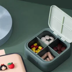 Cartoon-Pillen-Organizer – süße Medikamenten-Reisetasche