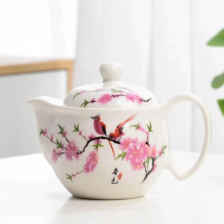 Chinesisches Teekannen-Set aus Porzellan – traditionelle blau-weiße Teekannen-Kollektion