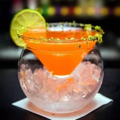 Cocktailglas mit Eiszapfen aus Kristallglas – Elegantes Trinkgeschirr