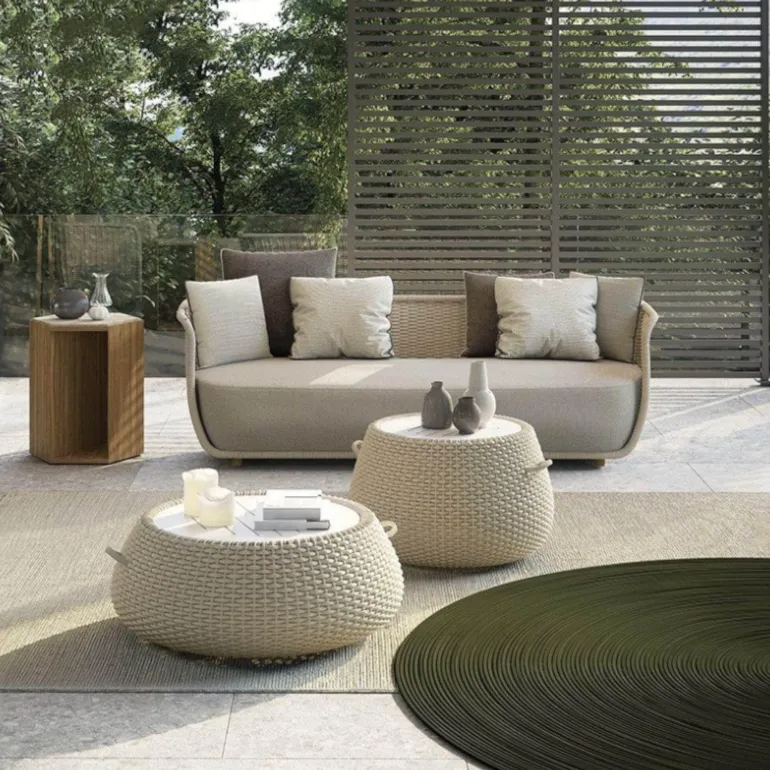 Cour Moderne Outdoor-Möbelkollektion – Stilvolle Sitzgelegenheiten für die Terrasse
