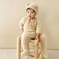 Cozy Bear Baby-Overall – Weiches Plüsch-Outfit für Neugeborene