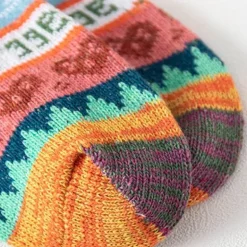 Crew-Socken mit Herz-Strickmuster – gemütliche modische Damensocken