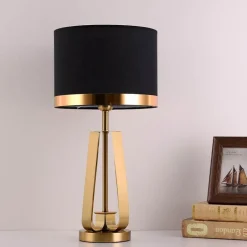 Crowns Embrace Tischlampe – Elegante Beleuchtung für Zuhause