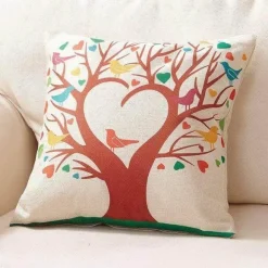 Dekorative Kissenbezüge mit Baummotiv – Niedliche Akzentbezüge für Zuhause