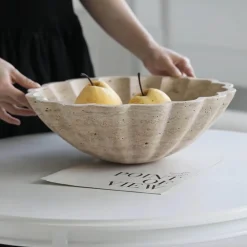 Dekorative Schale aus Travertin – Tafelaufsatz aus Naturstein