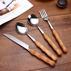 Dessertbesteck-Set aus Edelstahl mit eleganten Holzgriffen