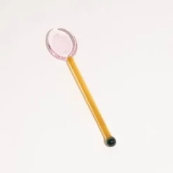 Dessertlöffel aus gewelltem Glas – elegante Servierutensilien