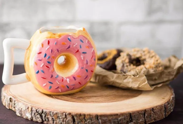 Donut-Keramiktasse – süße Kaffeetasse für Donut-Liebhaber