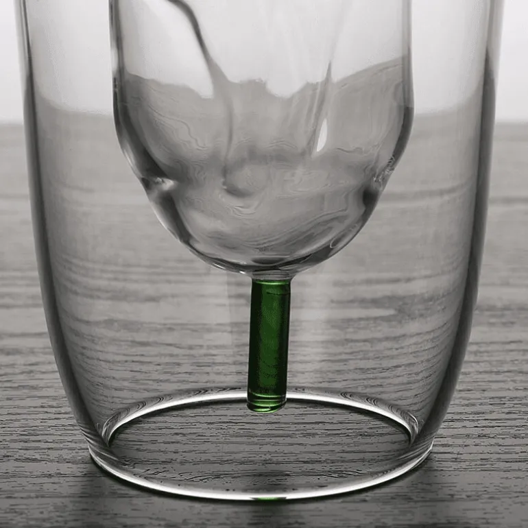Doppelschichtiges Glas mit Blumenmuster – Stilvolles Trinkgeschirr