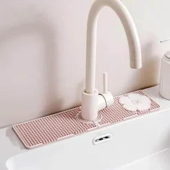 Doppelseitige Arbeitsplattenmatte - Spritzschutz für den Wasserhahn