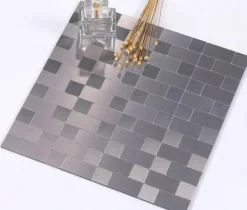 3D-Wandaufkleber aus Metallziegeln – selbstklebende Dekorplatten