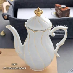 Edle Teekanne aus Bone China – Europäisches Porzellan für Teeliebhaber