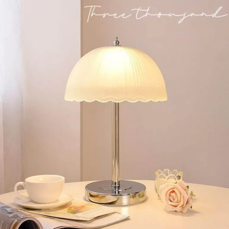 Einfache Blütenblatt-Tischlampe – Moderne Blumenbeleuchtung