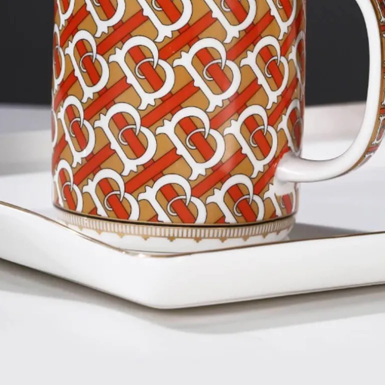 Elegant Red Gilt Ceramic Bathroom Set - Stylish Bath Accessories