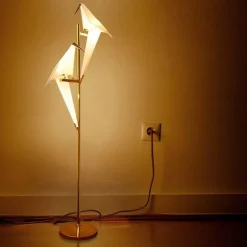 Elegante Paradisaeidae Stehleuchte - Dekorative Beleuchtungsvorrichtung