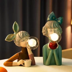 Elegante Tischlampe aus Kunstharz – Stilvolle Schlafzimmerbeleuchtung für Mädchen