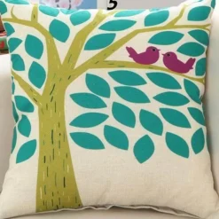 Eleganter Kissenbezug mit Blumenvase – luxuriöser Kissenbezug für die Inneneinrichtung