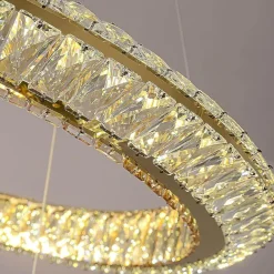 Eleganter Kristallkronleuchter – luxuriöse Beleuchtungskörper