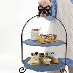 Eleganter mehrstöckiger Tortenständer – Dessert-Display mit Schleife