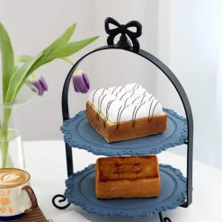 Eleganter mehrstöckiger Tortenständer – Dessert-Display mit Schleife