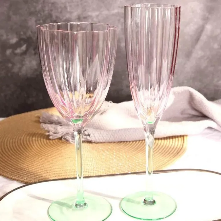 Eleganter Rotweinkelch – Blütenblatt-Veins-Champagnerglas für Restaurants und Feiertage