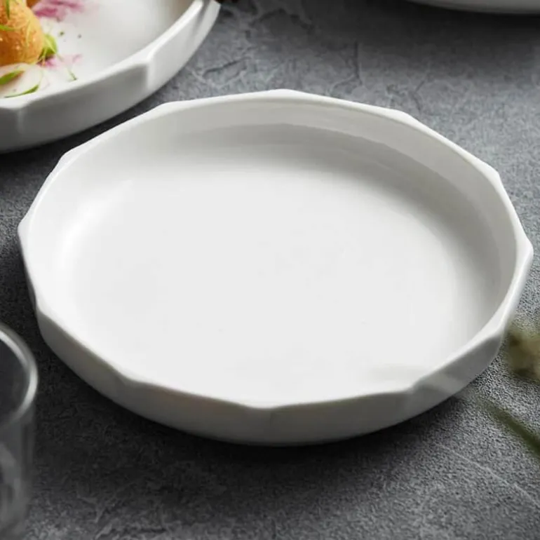 Eleganter Suppenteller aus Keramik im vertikalen Design für stilvolles Essgeschirr