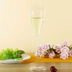Elegantes Champagnerflöten-Set aus mundgeblasenem Kristallglas – perfekt für Feiern