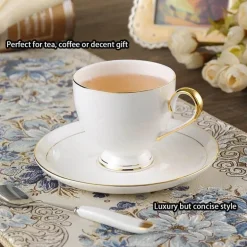 Elegantes Tee- und Kaffeeservice aus Bone China – Weiße und goldene Porzellantassen